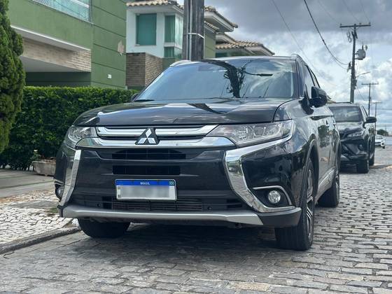 MITSUBISHI OUTLANDER 2.2 4X4 16V DIESEL 4P AUTOMÁTICO